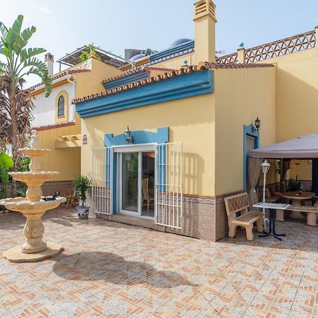 Villa Valentina - Renovated On Los Alamos Beach Torremolinos Dış mekan fotoğraf