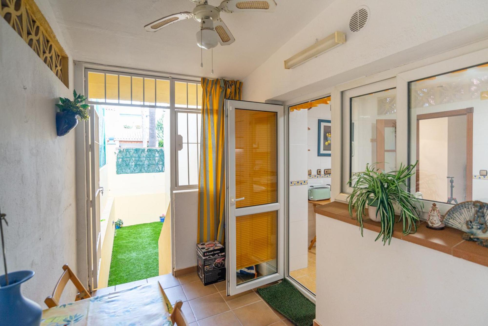 Villa Valentina - Renovated On Los Alamos Beach Torremolinos Dış mekan fotoğraf