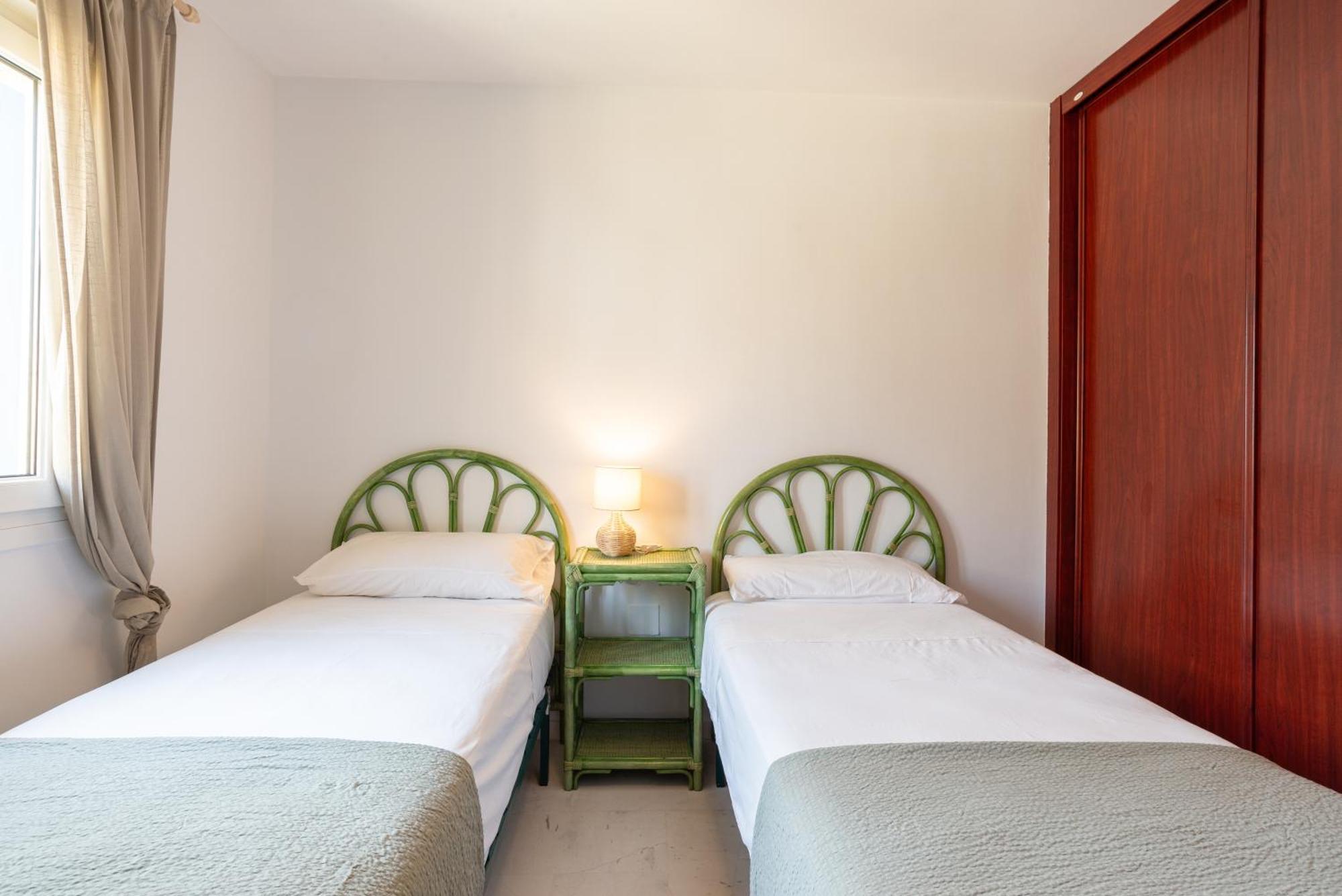 Villa Valentina - Renovated On Los Alamos Beach Torremolinos Dış mekan fotoğraf