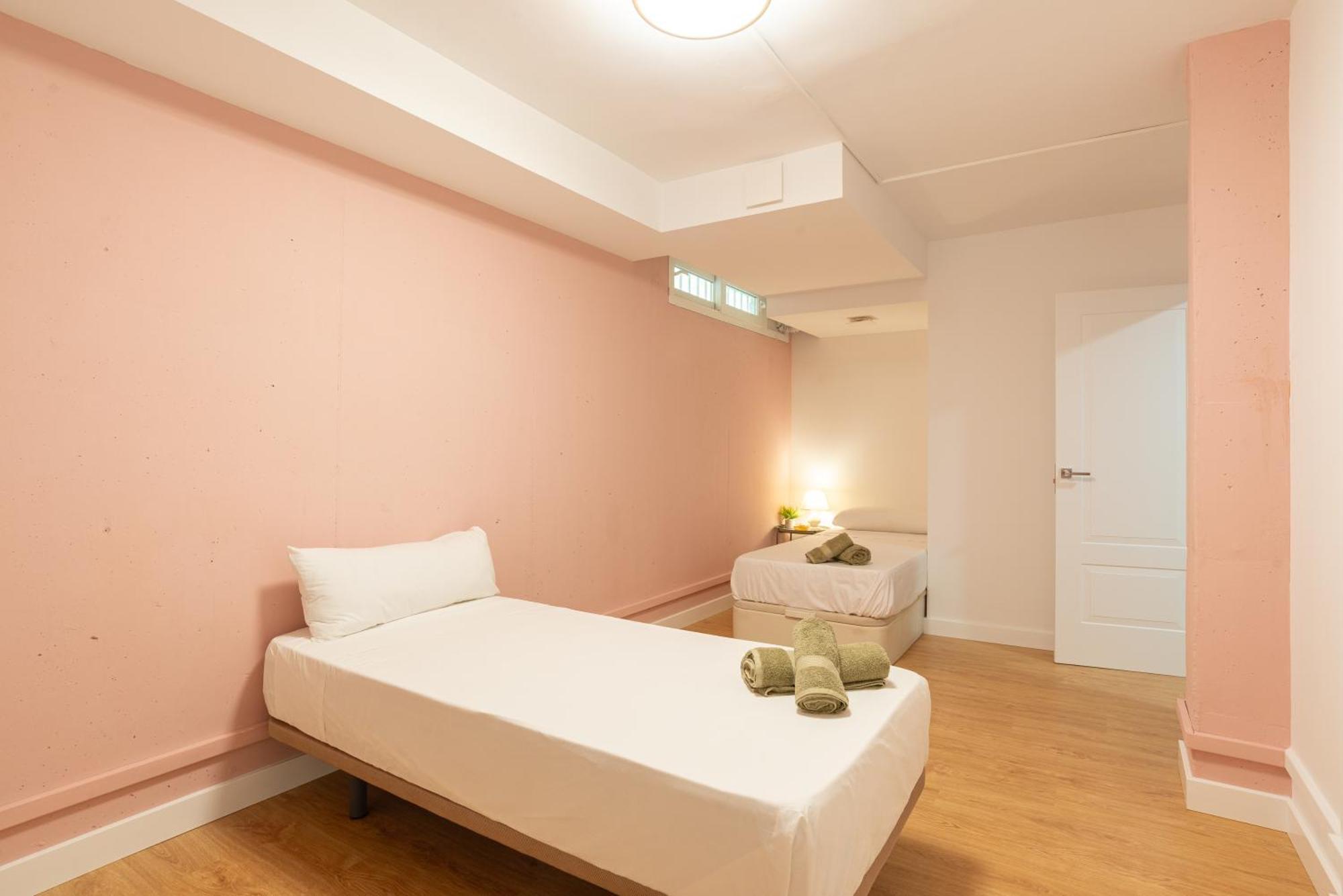 Villa Valentina - Renovated On Los Alamos Beach Torremolinos Dış mekan fotoğraf