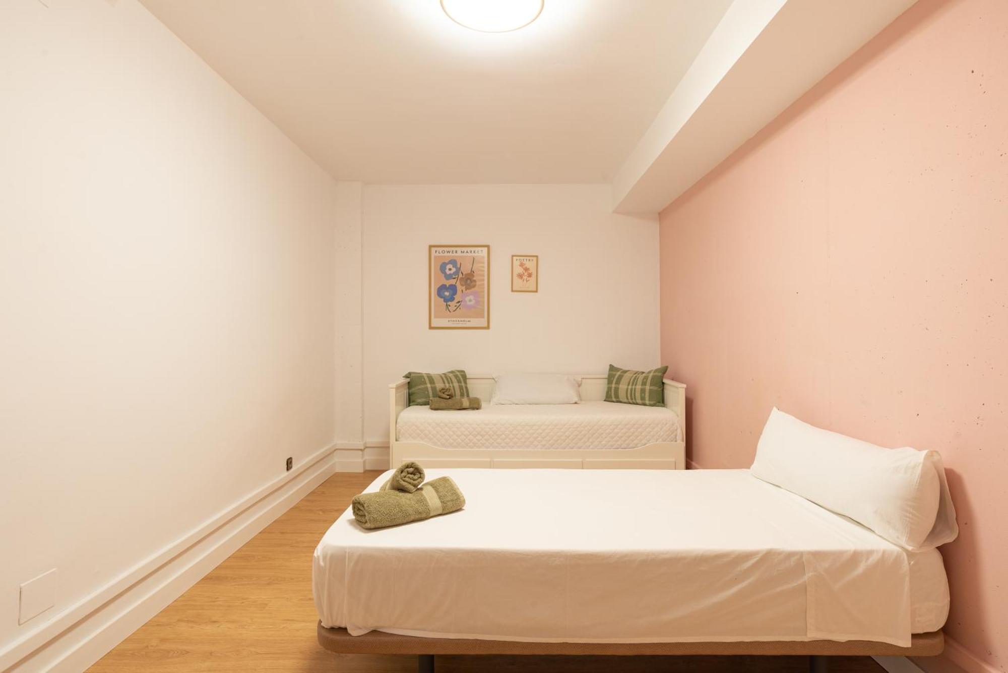 Villa Valentina - Renovated On Los Alamos Beach Torremolinos Dış mekan fotoğraf