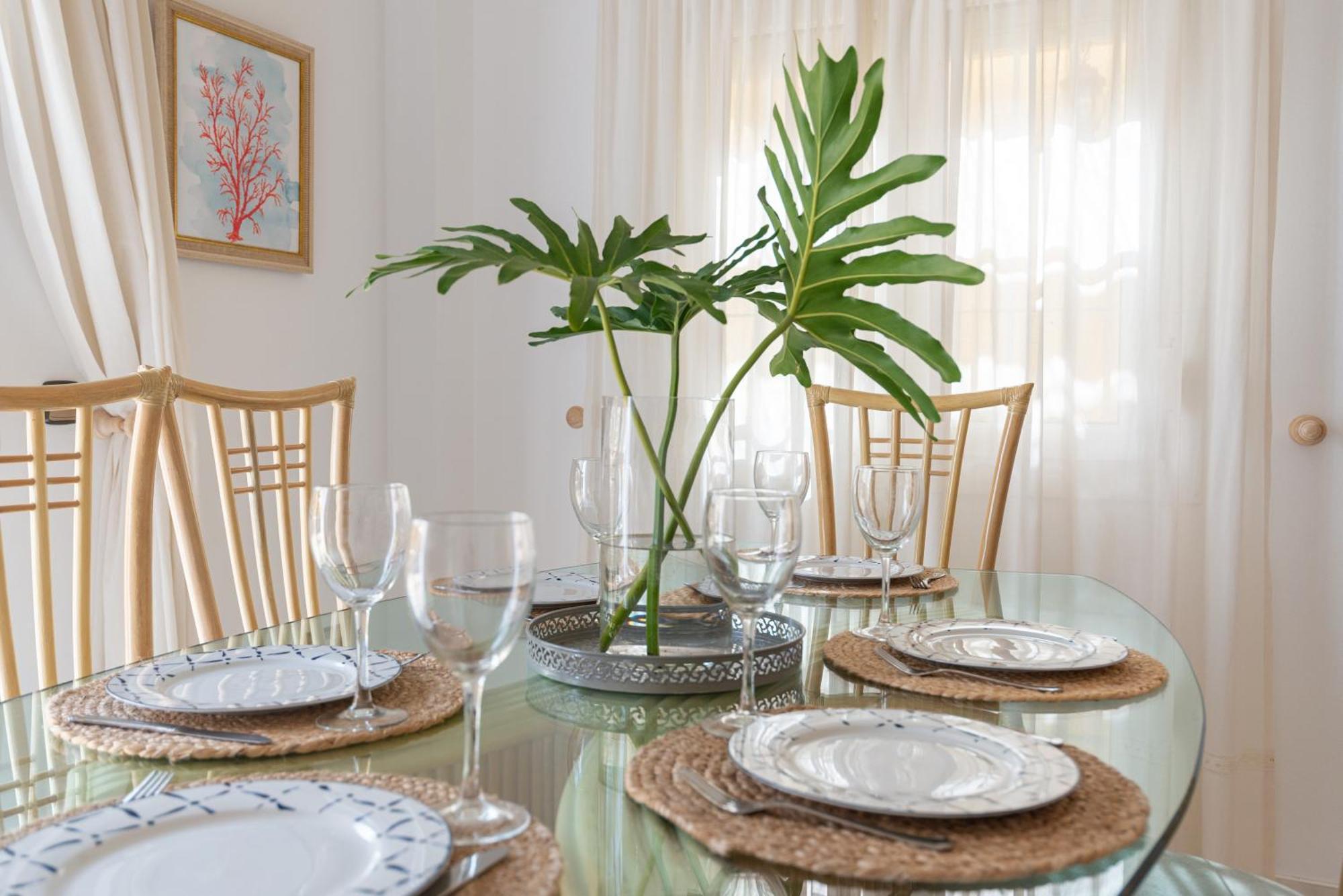 Villa Valentina - Renovated On Los Alamos Beach Torremolinos Dış mekan fotoğraf